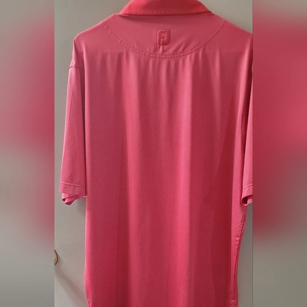 Men FJ Dark Red Golf Polo Shirt. Golf Design On Shoulder. Sz L